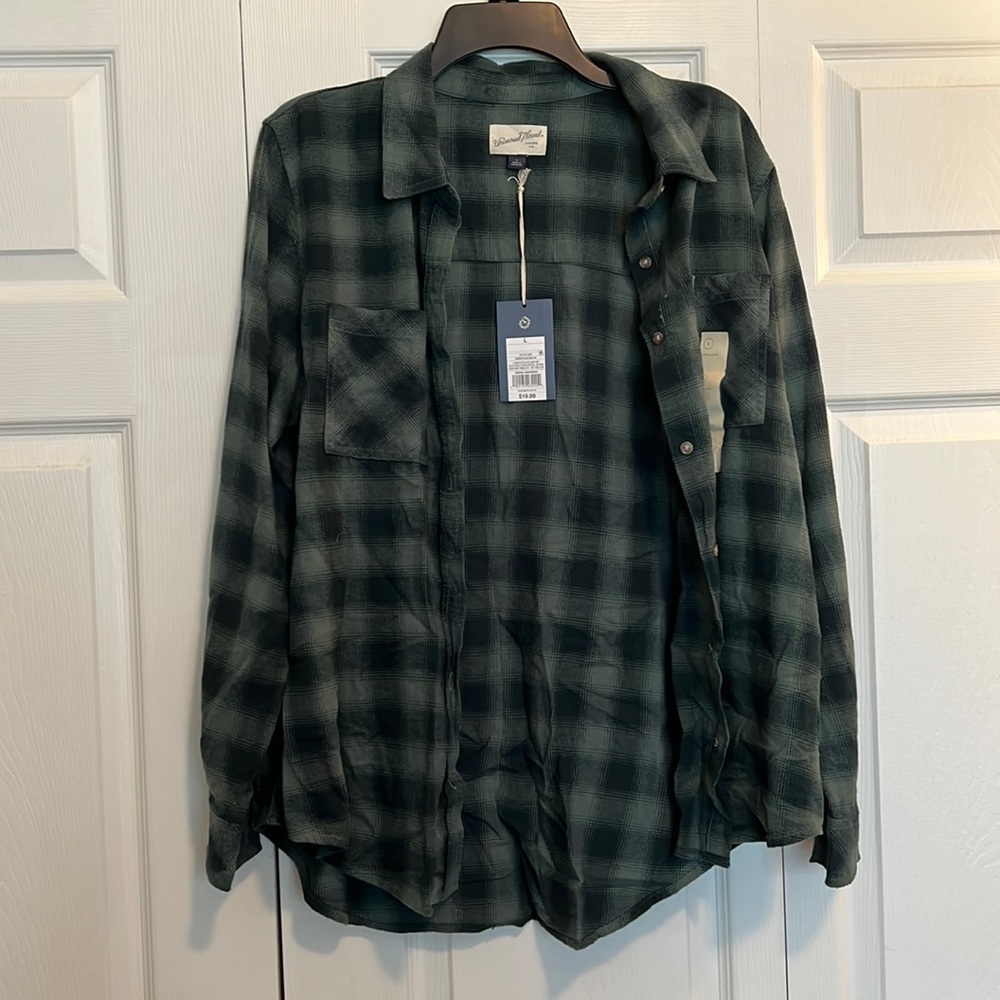 Universal thread green plaid shirt